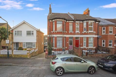 Purbeck Road, Chatham, ME4 2 bed apartment for sale