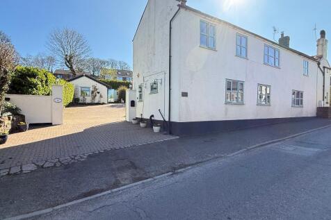 4 bedroom semi-detached house for sale