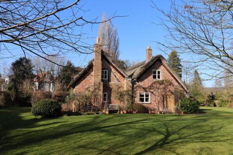 Bowdon WA14 3 bed detached house for sale