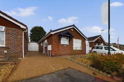 Chilwell Court, Bulwell, NG6 2 bed detached bungalow for sale