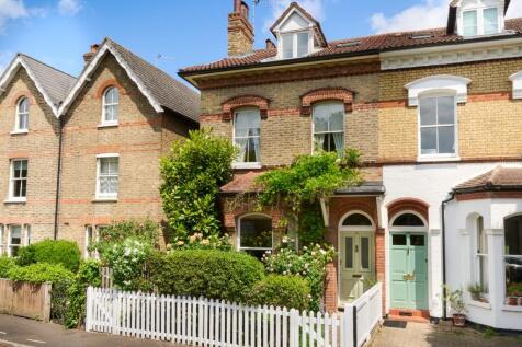 5 bedroom semi-detached house for sale