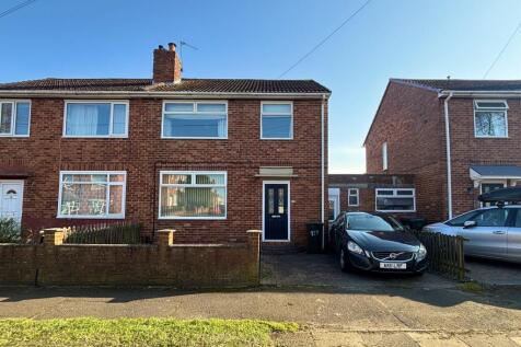 Goathland Avenue, Longbenton... 3 bed semi