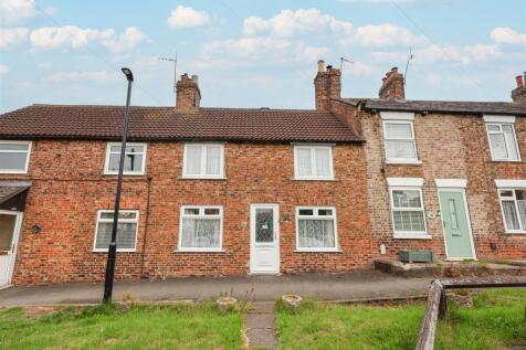 St. James Green, Thirsk 2 bed terraced house for sale