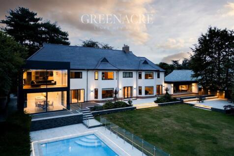 6 bedroom detached house for sale