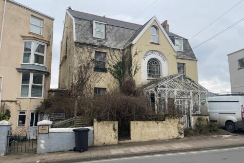 Semi-detached house for sale