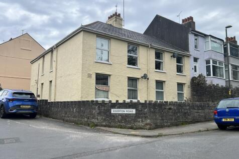 4 Egerton Road, Torquay, Devon TQ1 1JJ 2 bed ground floor flat for sale