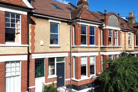 4 bedroom maisonette for sale
