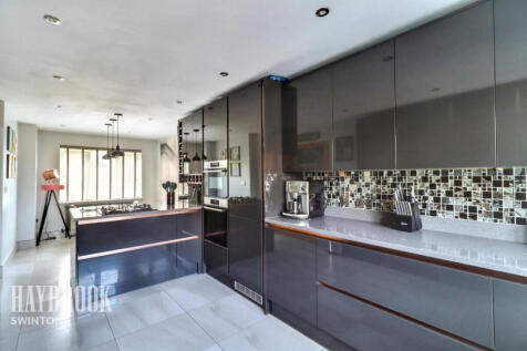 Heron Drive, Rotherham 5 bed detached house for sale