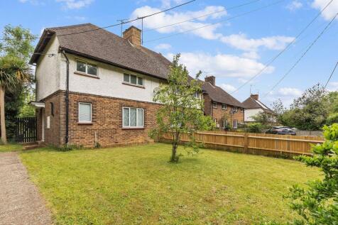 London Road, Hassocks, West Sussex... 3 bed semi