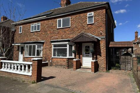 3 bedroom semi-detached house for sale