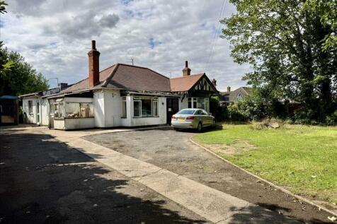 4 bedroom detached bungalow for sale