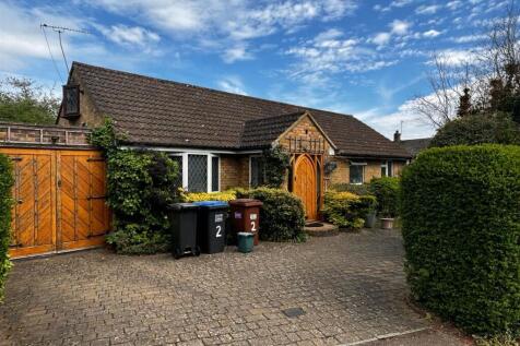 Sycamore Avenue, Hatfield 3 bed detached bungalow for sale