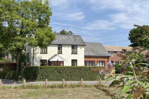 Detached house for sale
