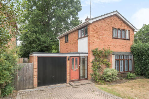 Glynswood, Camberley, Surrey, GU15 4 bed detached house for sale