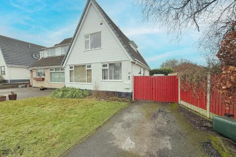 Dean Beck Avenue, Odsal, Bradford, BD6 3 bed semi