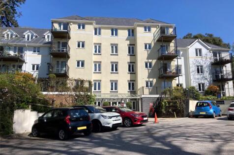 Manaton Court, Dunheved Road... 2 bed apartment for sale