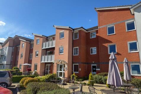 Western Avenue, Newbury, RG14 2 bed apartment for sale