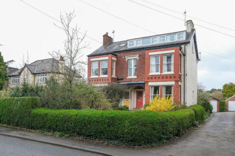 5 bedroom semi-detached house for sale