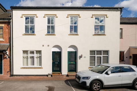 2 bedroom ground floor flat for sale