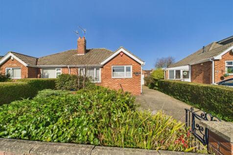 2 bedroom semi-detached bungalow for sale