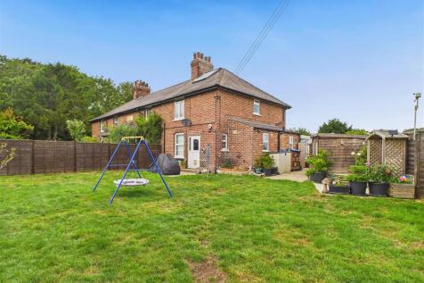 4 Swaythorpe Cottages, Thwing... 3 bed semi