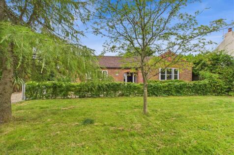 High Croft, Back Street, Bainton... 3 bed detached bungalow for sale