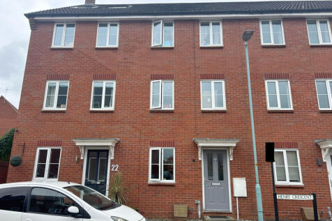 3 bedroom town house for sale