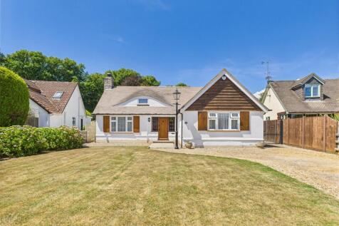 Rothesay Drive, Highcliffe... 2 bed bungalow for sale