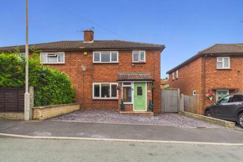 Grove Crescent, Bridgnorth WV15 4 bed semi