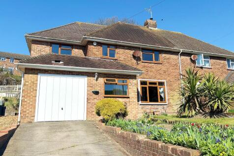 4 bedroom semi-detached house for sale