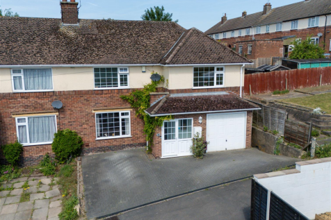 4 bedroom semi-detached house for sale