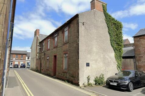 End of terrace house for sale