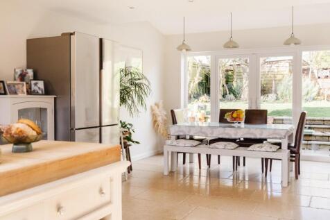 Seven Waters, 72 Seven Waters... 5 bed semi