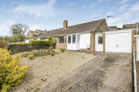 2 bedroom semi-detached bungalow for sale
