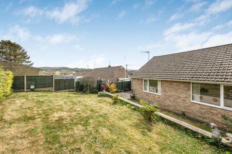 2 bedroom semi-detached bungalow for sale