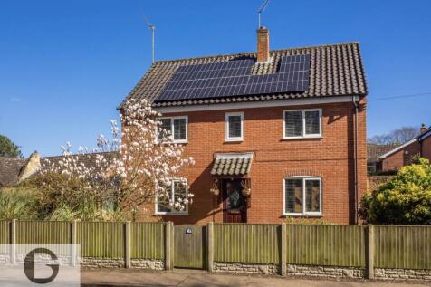 Yarmouth Road, Great Yarmouth NR29 4 bed detached house for sale