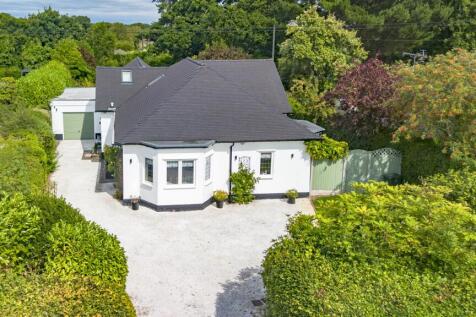 4 bedroom detached bungalow for sale