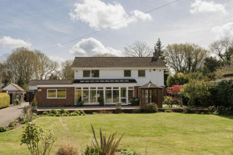 6 bedroom detached house for sale