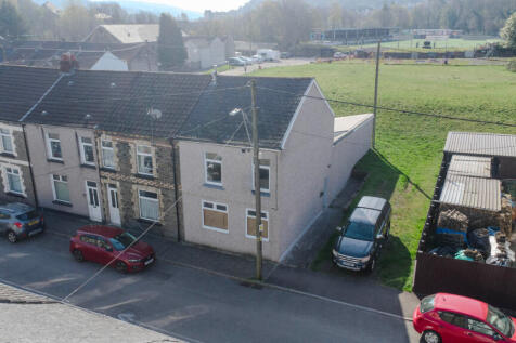 Pontypridd CF37 3 bed end of terrace house for sale