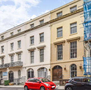 6 bedroom terraced house for sale