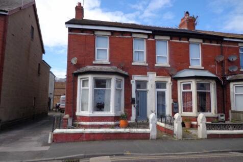 End of terrace house for sale