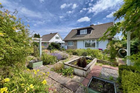 3 bedroom chalet for sale