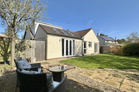 4 bedroom detached bungalow for sale