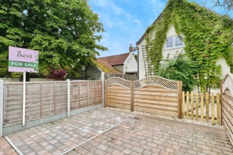 2 bedroom detached house for sale