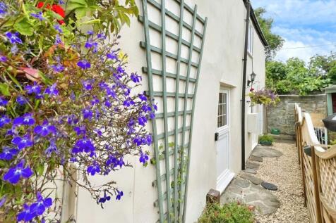 2 bedroom detached house for sale