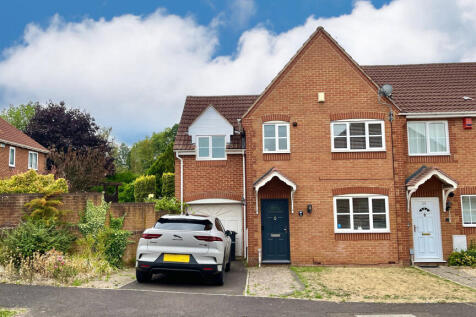 3 bedroom end of terrace house for sale