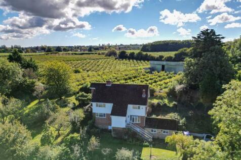 6 bedroom detached house for sale