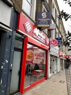 Terraced house for sale