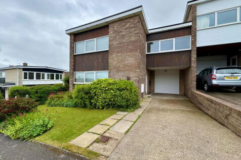 3 bedroom link detached house for sale