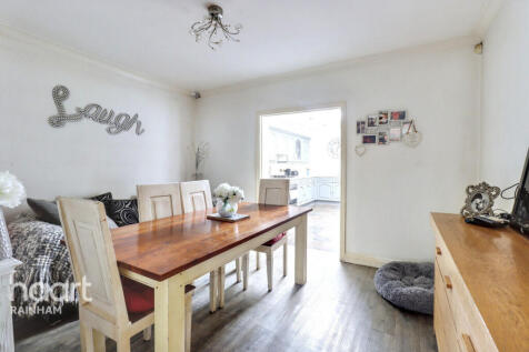 Lambs Lane South, Rainham, RM13 9XH 3 bed detached house for sale